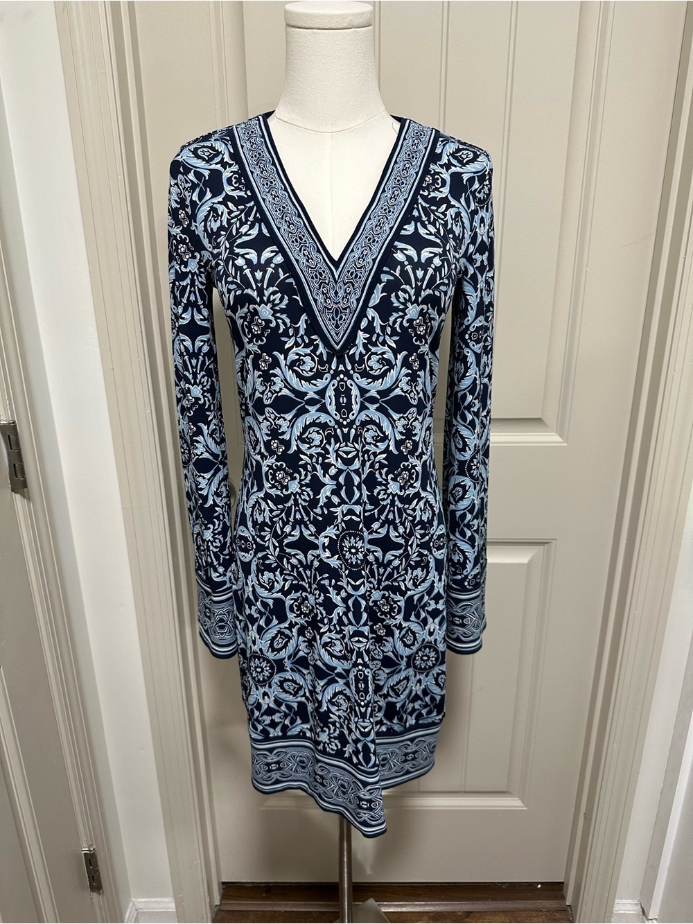 White House Black Market Navy and Light Blue V-Neck Long Sleeve Dress